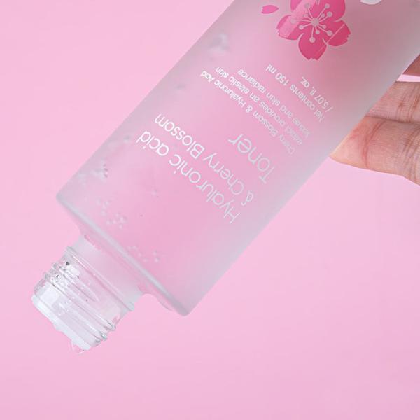 FarmStay Hyaluronsäure- und Kirschblüten-Toner 150 ml, Emulsion 120 ml, Serum 35 ml, Creme 55 ml  (15 Optionen)