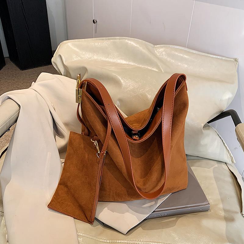 Premium Retro Bag Women's Autumn and Winter New Large-capacity Tote Bag Versatile Single Shoulder Messenger Bag