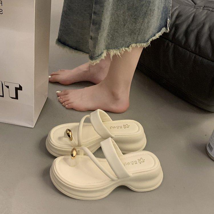 French Premium Cool Slippers Women's Summer 2025 New Outer Wear with Skirt Thick-bottomed Beach Flip-flops Non-slip