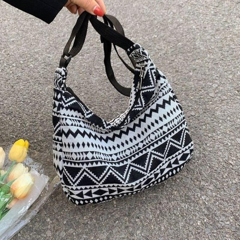 Canvas Large-capacity Dumpling Bag New Spring and Summer Niche Design Shoulder Messenger Bag