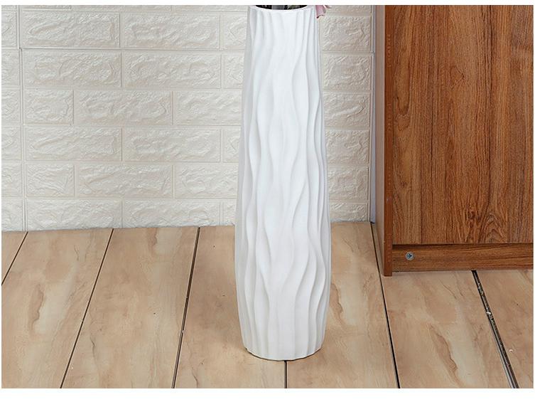Large Modern Nordic Ceramic Floor Vase: Black & White Minimalist Design for Dried Flowers and French Arrangements In Living Room