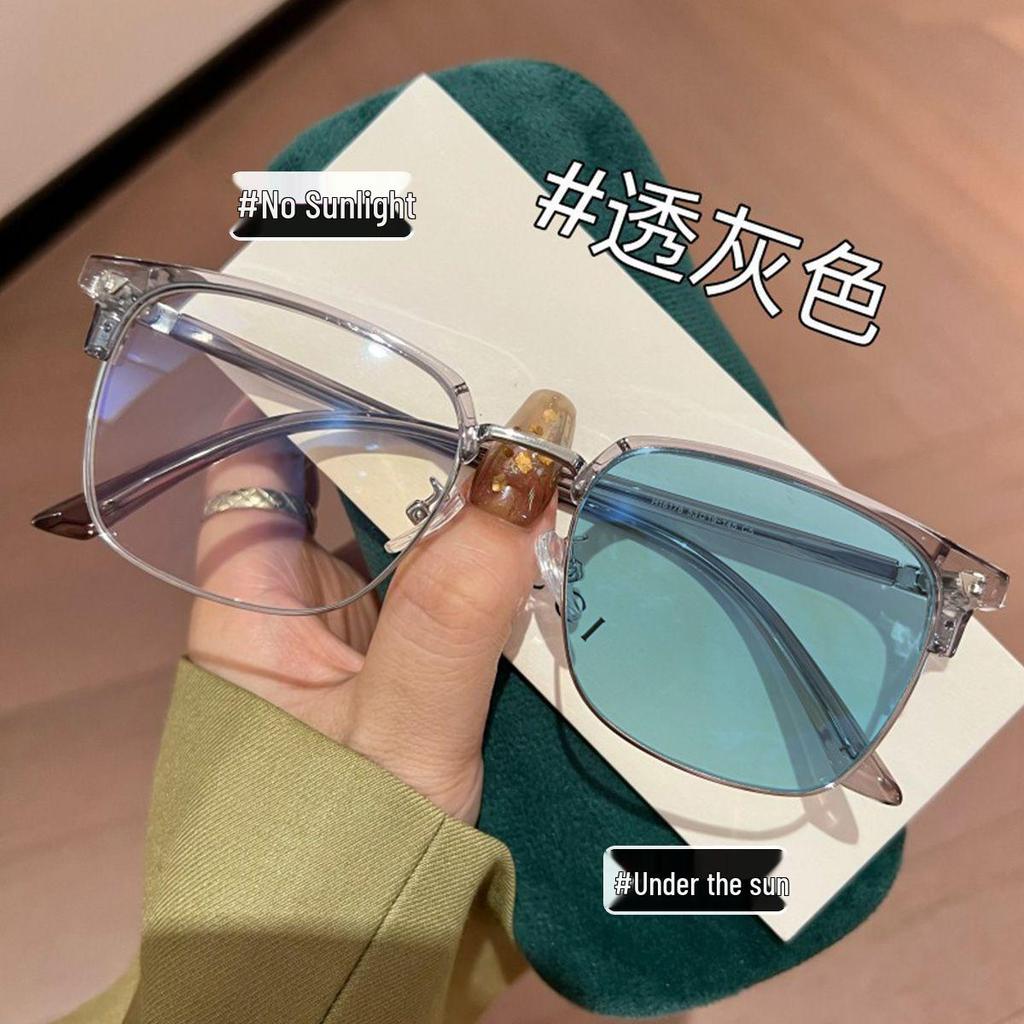 Retro Black Half-Frame Photochromic Myopia Glasses with Large Frames and Anti-Blue Light Feature