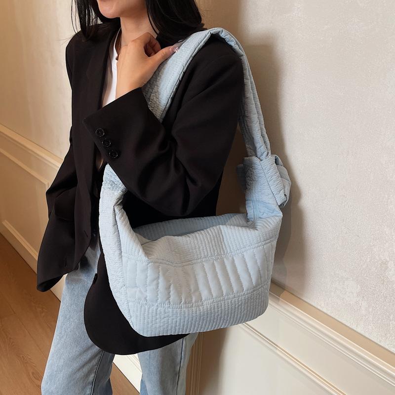 Large capacity nylon canvas bag women's 2025 summer new casual versatile shoulder messenger bag premium dumpling bag