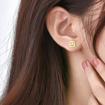 Orecchini placcati in argento S925 nuova moda orecchini piccoli divertenti da donna carini da piccola fata giorno Corea quadrato cavo sorridente
