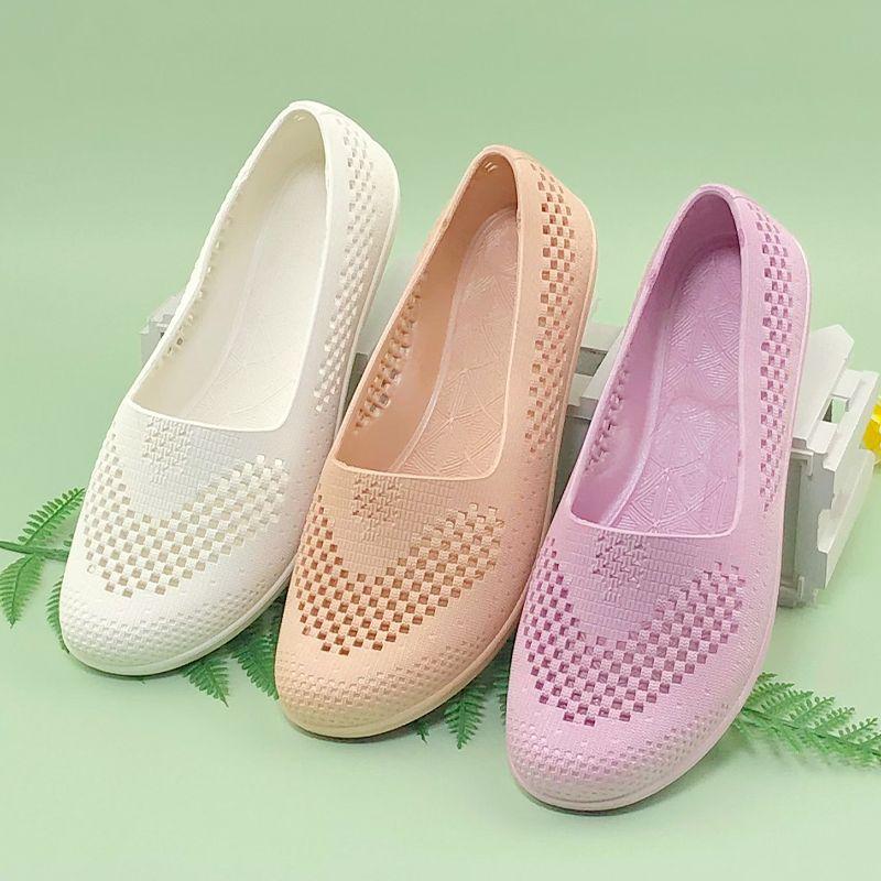 Summer New Women's Sandals with Anti Slip Hollow Out Breathable Flat Bottom Beach Shoes