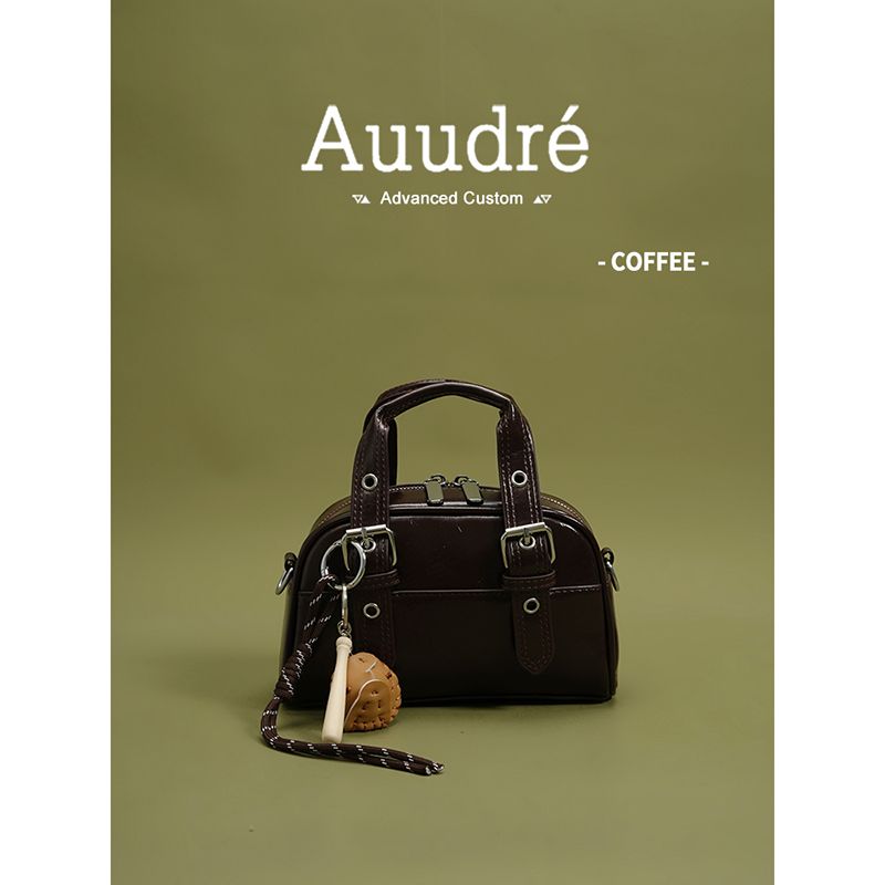 

Auudre Retro Minority Handbags Women s 2025 New Arrival Spring and Summer Easiest for Match Crossbody Bag Work Clothing Small Carrying Bag Brown with pendant