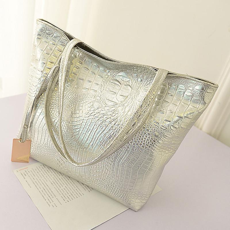 Large Capacity Shoulder PU Handbag With Pendant Crocodile Pattern Fashionable European And American Commuting Women's Tote Bag