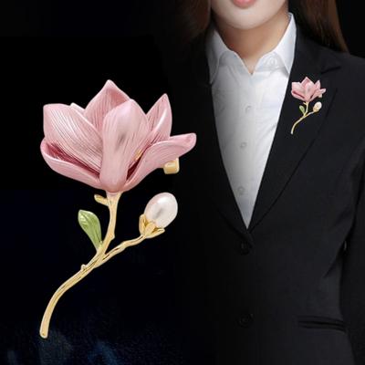 Broșă Floare de Magnolie Aliaj de Zinc Floare Perlată Artificială Ace de Rever Decor pentru Pulover Cardigan Palton Costum de Afaceri Accesorii Vestimentare Bărbați Femei