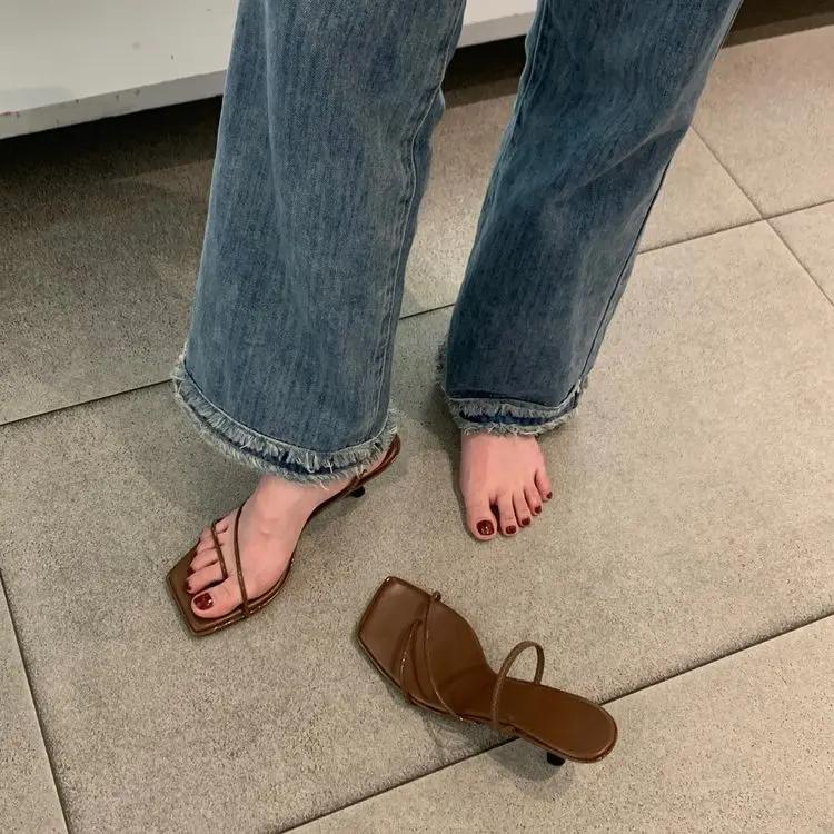 2025 Neue Echtleder Retro Eckige Zehen Pantoletten Mode Hoher Absatz Hausschuhe Damen Damen Sandalen