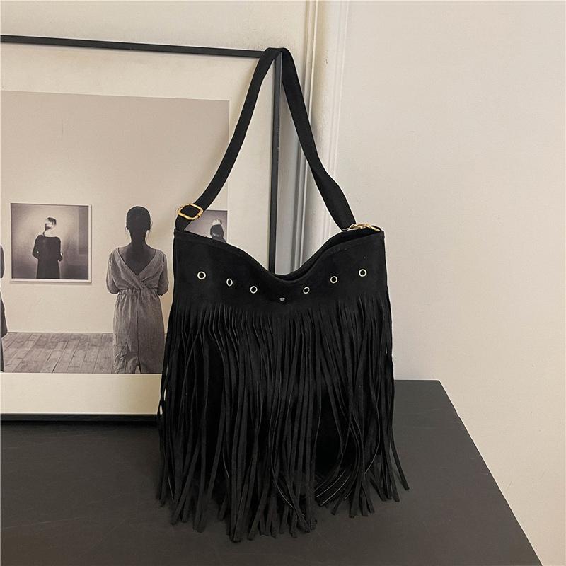 Yogodlns Boho Style Tassel Crossbody Bag Soft Frosted Tassel Straddle Bag Women Vintage Suede Shoulder Bag Casual Messenger Bag