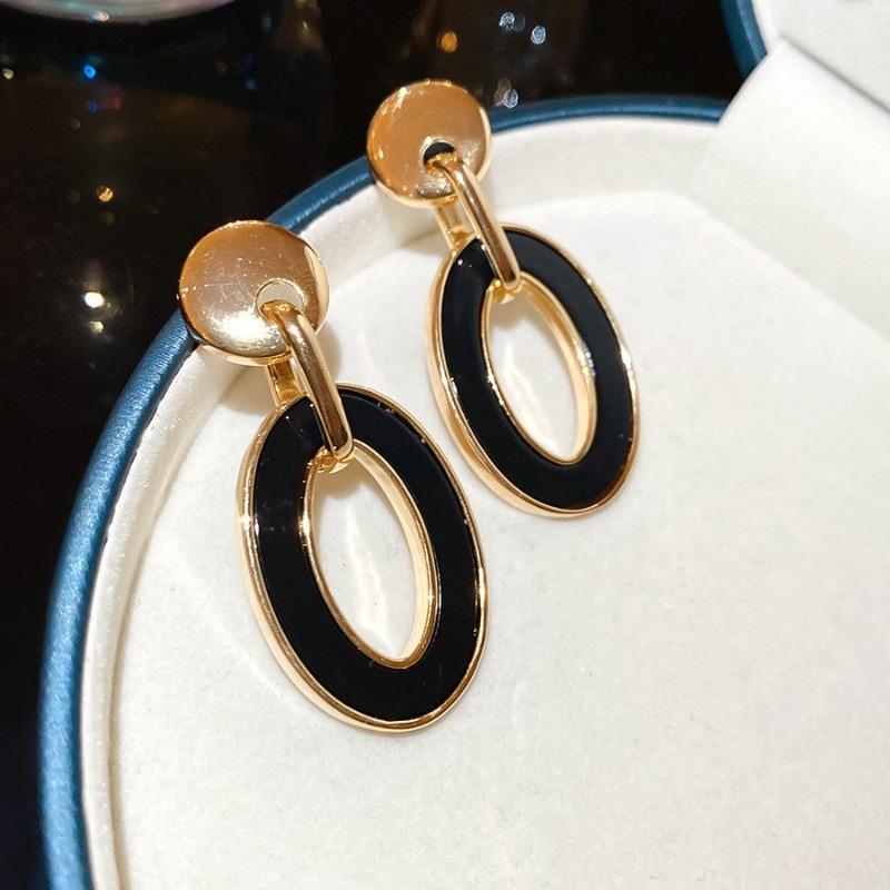 Silver Needle Black Crystal Geometric Stud Earrings Niche Versatile Earrings Temperament Light Luxury Premium Earrings