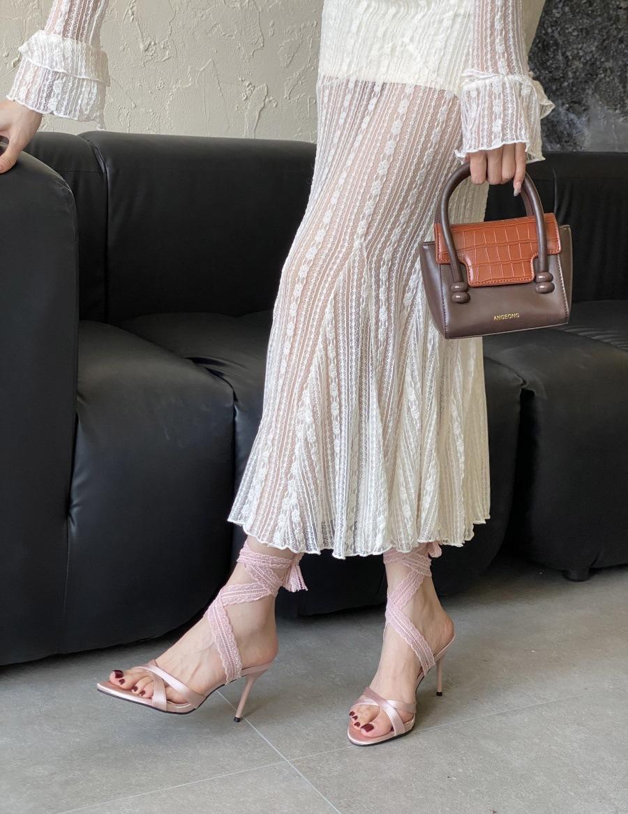 

Pointed transparent high heels 2025 new women s summer thin heels rhinestone open-toed sandals patent leather sexy outer cool slippers 40 розовый