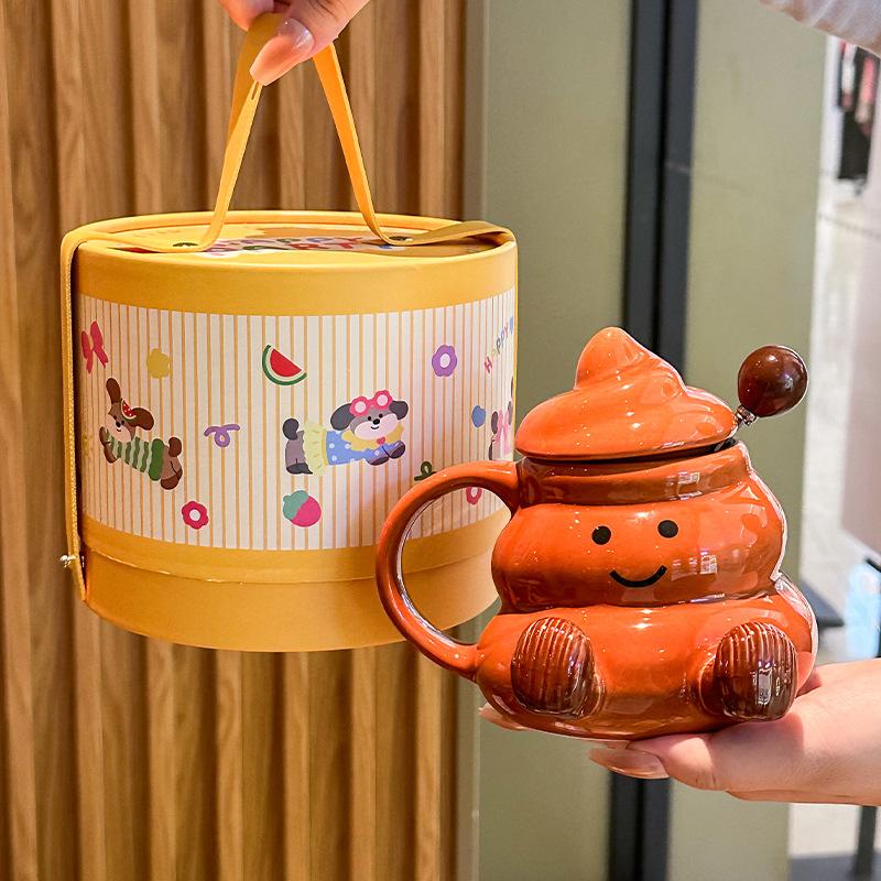 Baifenbai Home Furnishing White Ins Cute Cartoon Foot Mug Funny Poo Ceramic Drinking Cup With Lid For Girlfriend's Birthday Gift