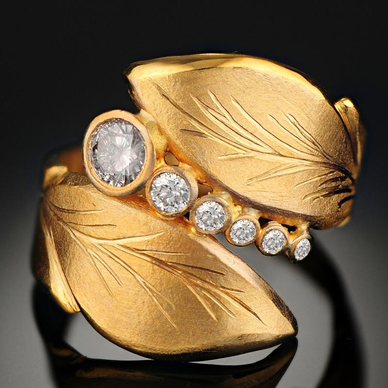 Dazzling Inlaid White CZ Women's Ring Trendy Gold Color Geometry Daily Wear Party Jewelry Anniversary Gift