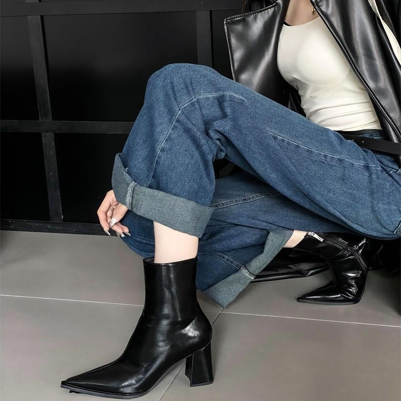 European and American celebrities style pointed head thick heel temperament cowhide French short boots 2025 winter new one-pedal outdoor boots women