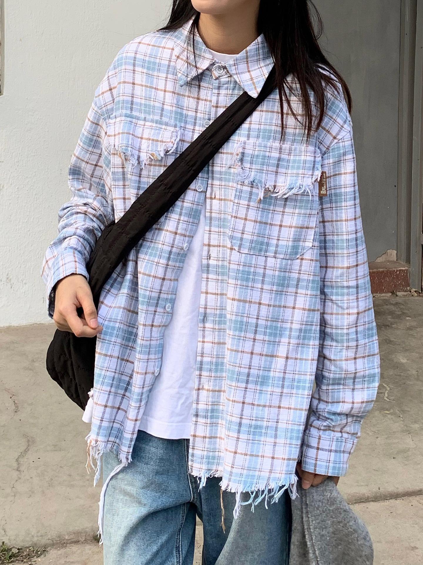 

Женская рубашка в клетку в стиле ретро с длинным рукавом и необработанным краем — свободная, повседневная, многослойная, модная на весну и осень. L синий