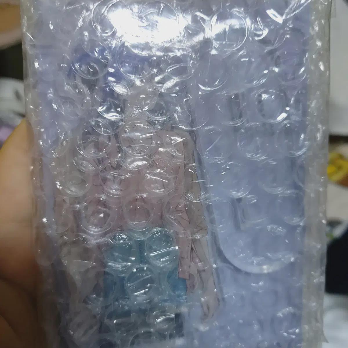 

То, ради чего я решил умереть, были акриловые стенды