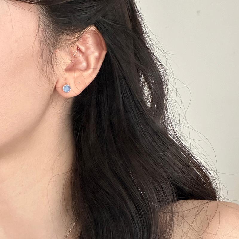 Fresh Silver  Round Blue Crystal Earings Stud Simple Design New In Light Luxury Exquisite Earrings for Women Party