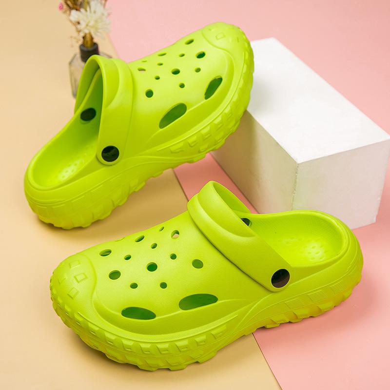 

Hole shoes men s slippers summer sandals outer wear couples integrated soft-soled beach shoes soft and comfortable 44-45 зелений