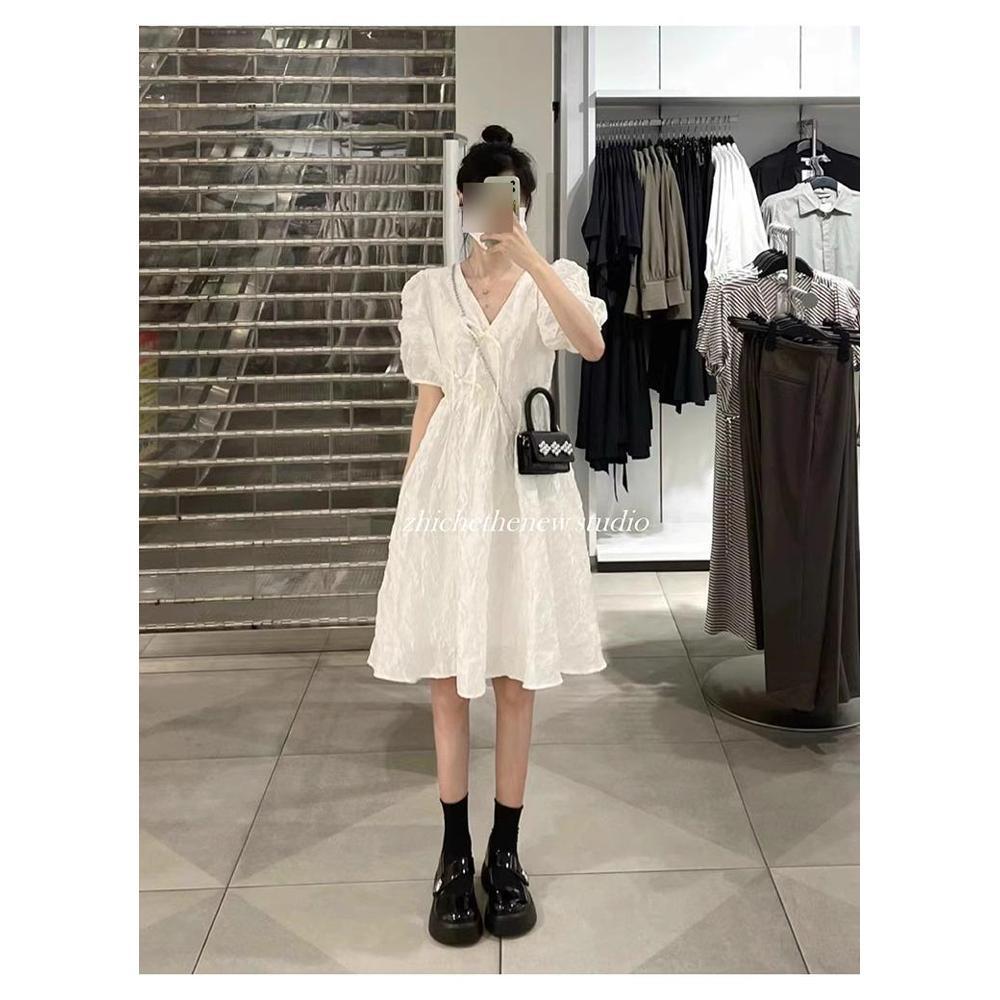 

Elevated French-Style Petite White A-Line Dress with Puff Sleeves and V-Neck L (for 100-110 jin)