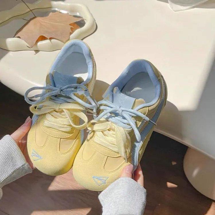 

High-value versatile red platform leather board shoes for women s 2025 new autumn Korean students niche moral training shoes 35 жовтий