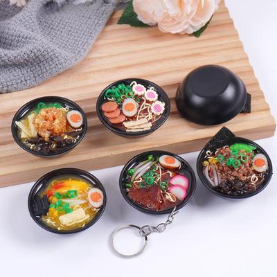 Japanischer Meeresfrüchte-Ramen-Schlüsselanhänger - Falsches Essen Nudeln für Display und Anhänger