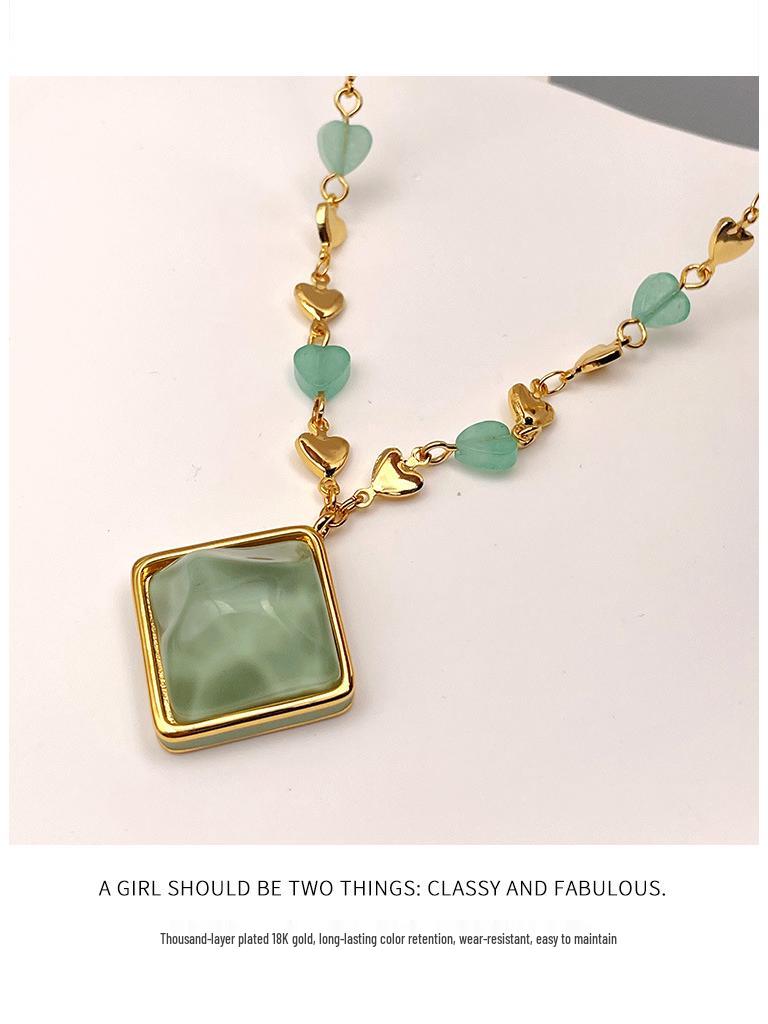 Vintage European & American Green Jade Heart Pendant Necklace - Exquisite Retro Choker
