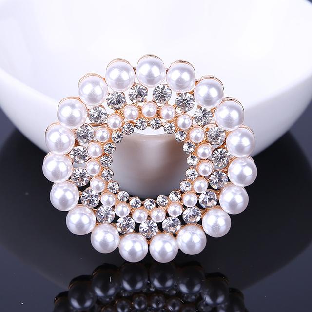 High End Exquisite Simple Pearl Four Circle Rhinestone Brooch Pin Silk Scarf Button Clothing Accessories