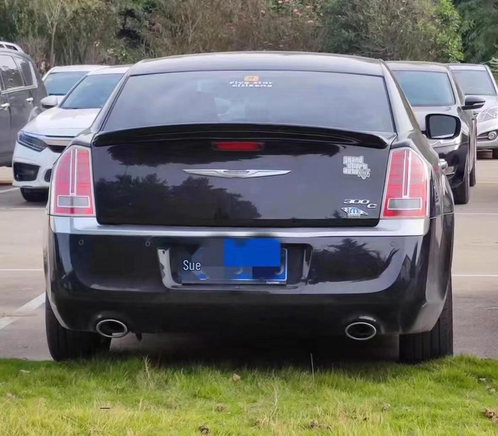 Glossy Black ABS Rear Spoiler for Chrysler 300C