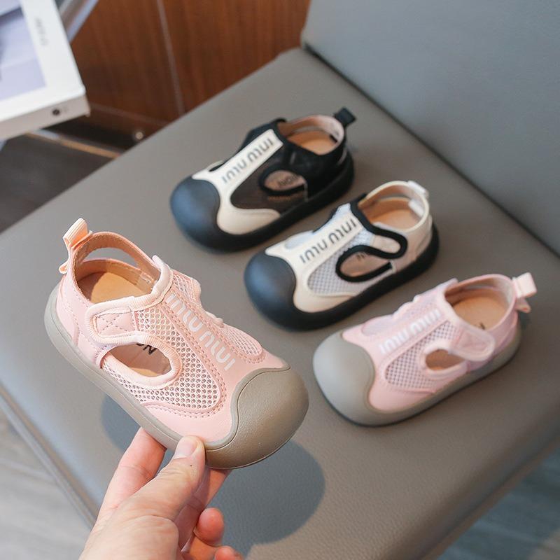 Kindersandalen Sommer Neuankömmlinge, Geschlossene Zehen Strand Schuhe, Unisex Weiche Sohle Netz Stoff Freizeit Baby Sport Sandalen.