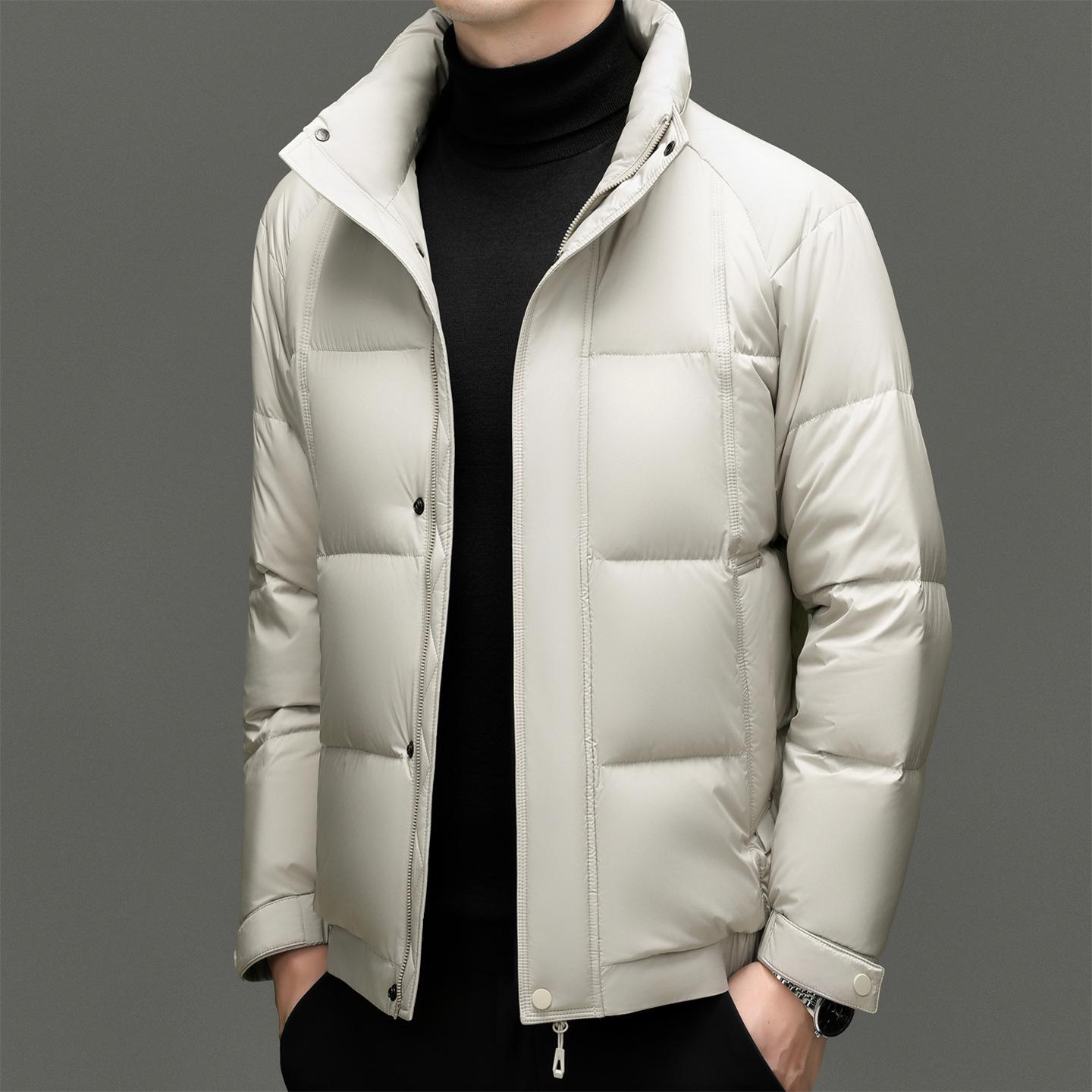 

2025 Men s Winter Casual Stand Collar Down Jacket, 90% Duck Down, Warm Outerwear Q8985. 4XL вершковий/білий
