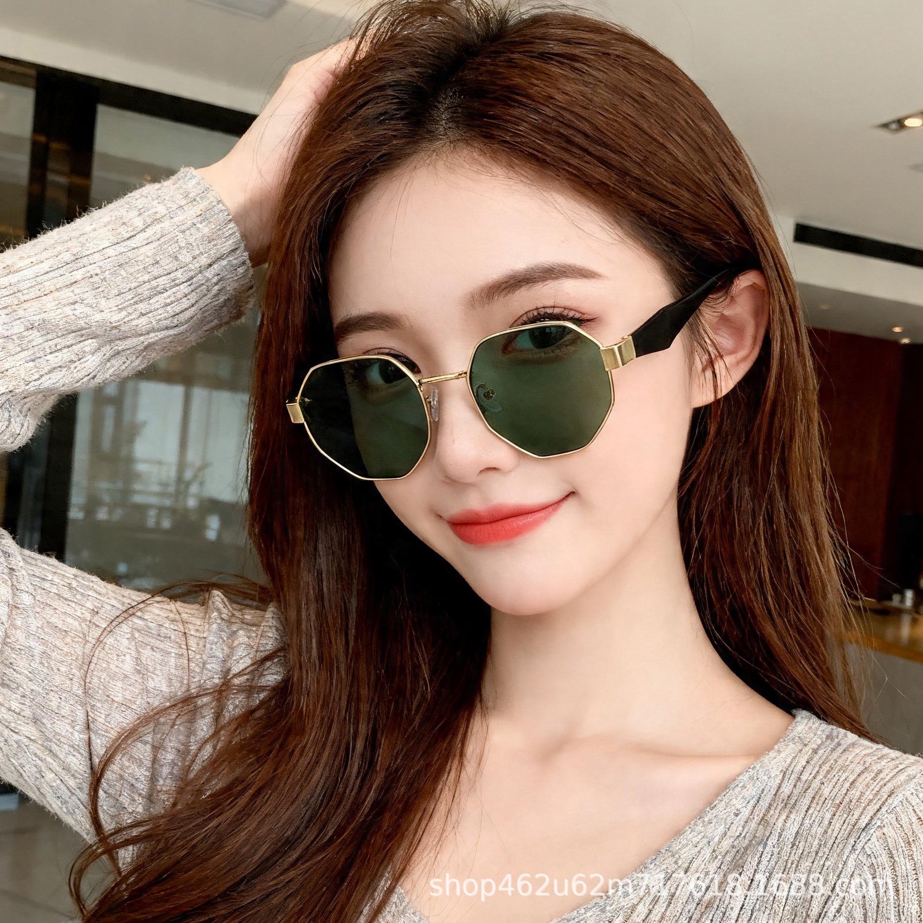 Women s Modern High-End Square Polygonal Metal Frame Sunglasses Black Frame Black Grey Lens