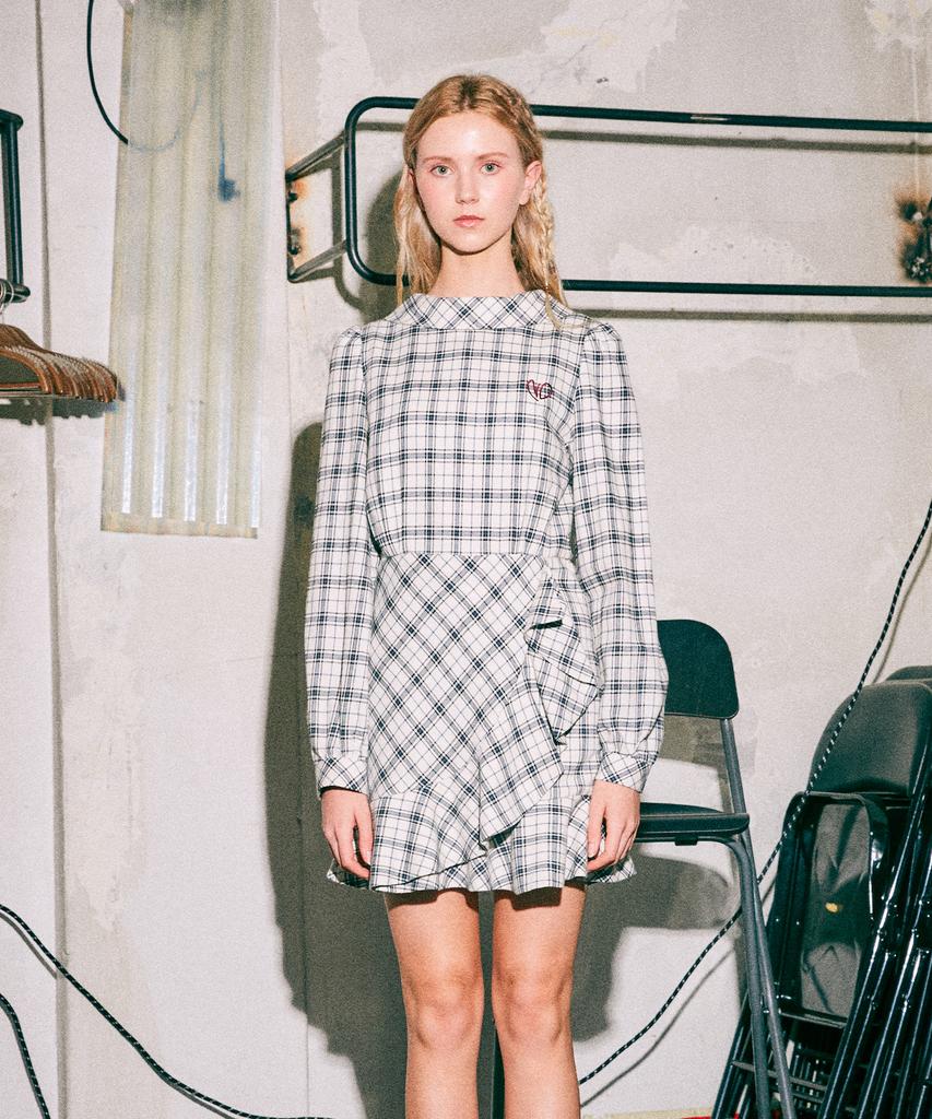 Near And Dear Check Ruffle Dress_Ivory