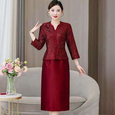 Kleid für die Brautmutter in Übergröße mit langen Ärmeln für eine Herbsthochzeit