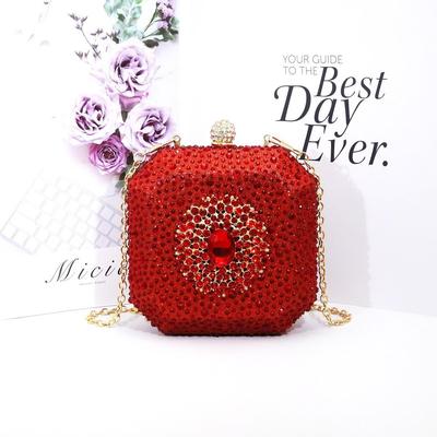 Elegantní mini večerní crossbody taška zdobená kamínky s diamantovou přezkou