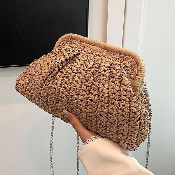 This Year's Popular Bags Are Hand-woven Hand-carried Bucket Bags for Women's 2025 New Small Fresh Straw One-shoulder Messenger Bags.