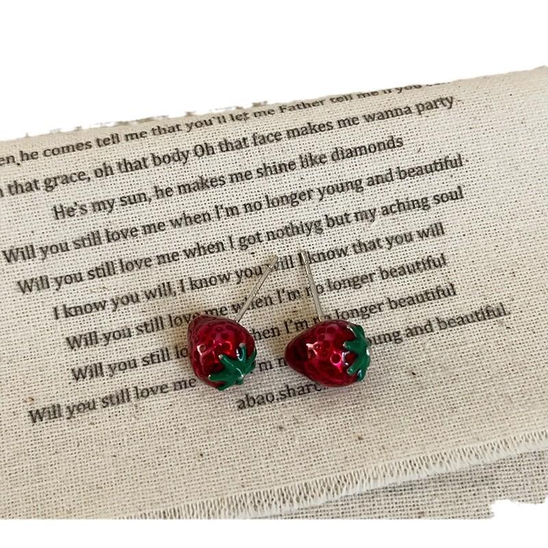 Niche Sweet Dripping Oil Strawberry Stud Earrings Female Gentle And Cute Personality Fashion Temperament Commuter Versatile Earrings