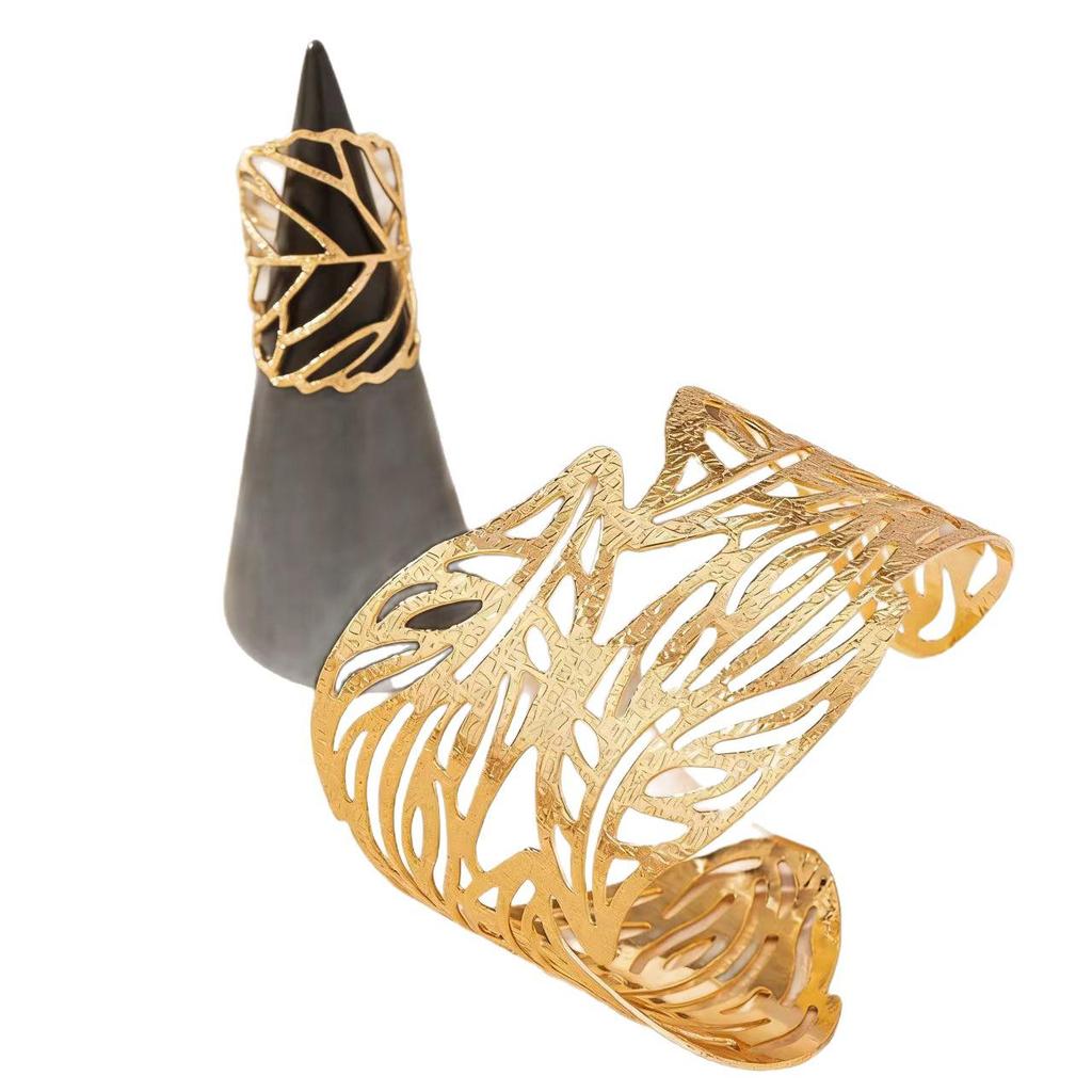 Vintage Leaf-Inspired Hollow Line Bracelet & Ring Set – Elegant European & American Fashion Jewelry