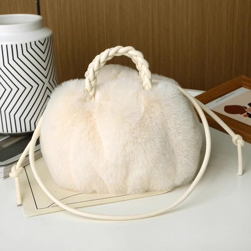 

New plush bag imitation rabbit fur cute pumpkin bag portable lady bag autumn and winter cloud temperament shoulder messenger bag 26*10*18cm белый