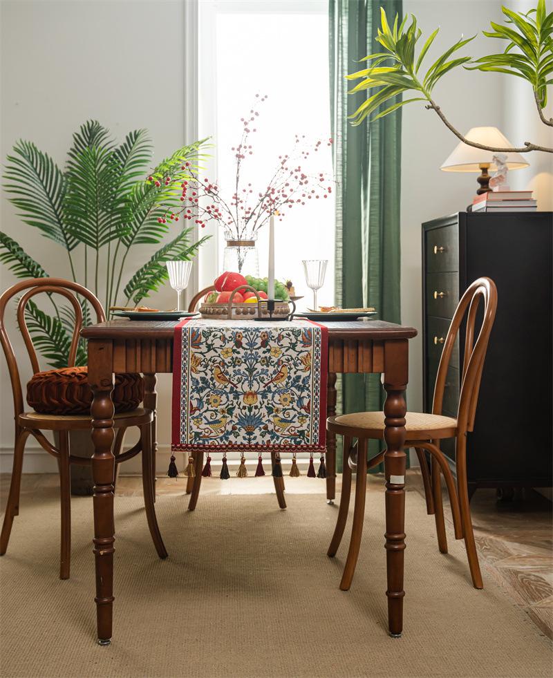 American Retro Jacquard Magpie Flower Tassel Table Runner/Bed End Polyester