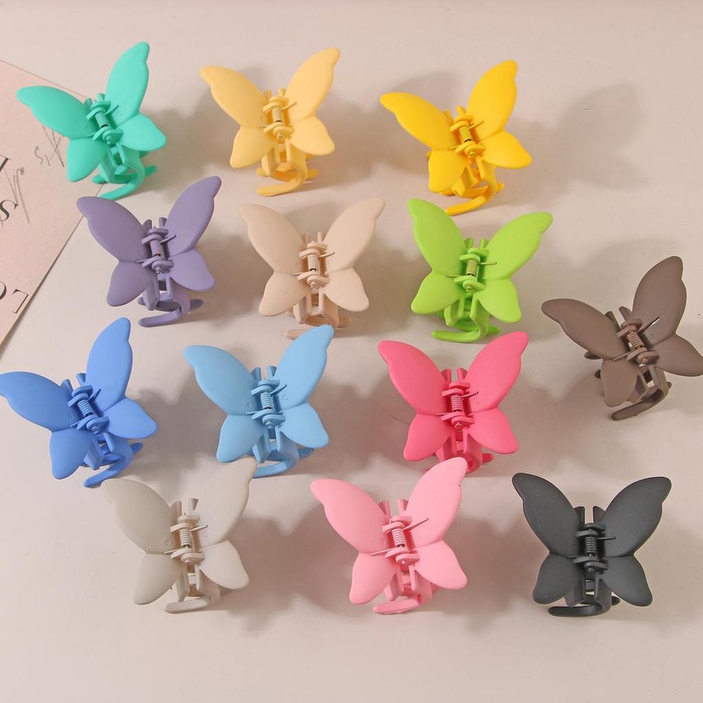 Matowy klips do włosów motylkowy z efektem farby w sprayu