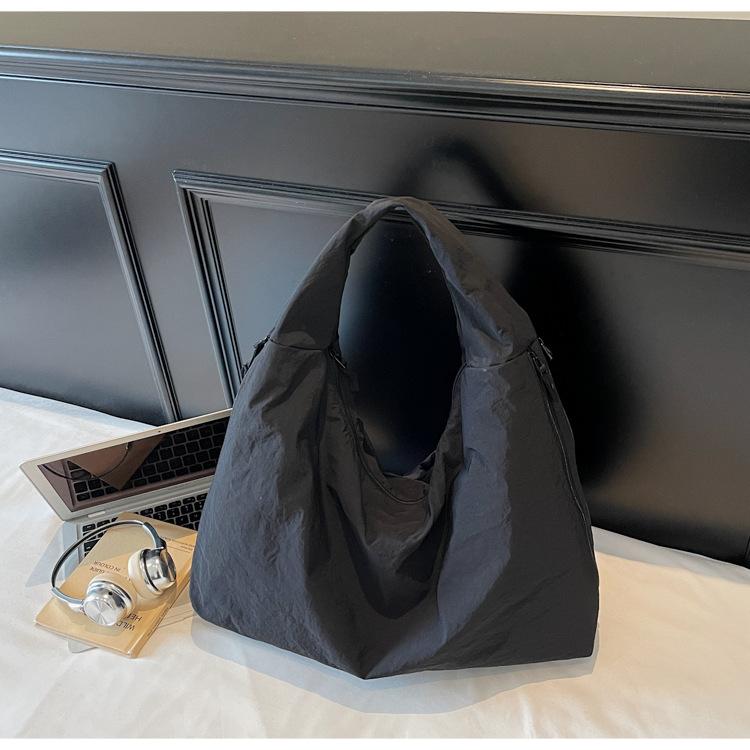 Korean Casual Relaxed Lazy Style Large Capacity Underarm Tote Bag Versatile Solid Color Fashionable Commuter Shoulder Bag