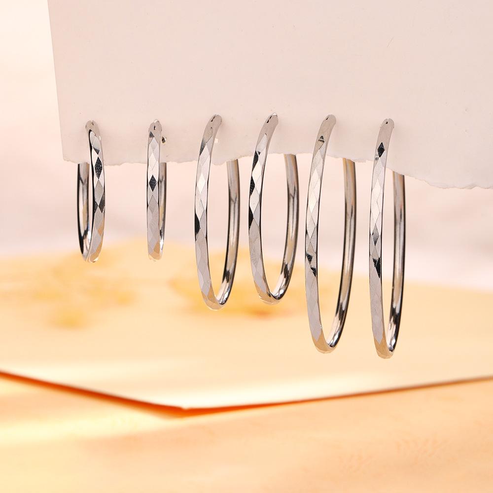 Oversized Diamond Cut Hoop Earrings Trendy Face Slimming Statement Jewelry For Vacation Resort Large Circle Ear Rings