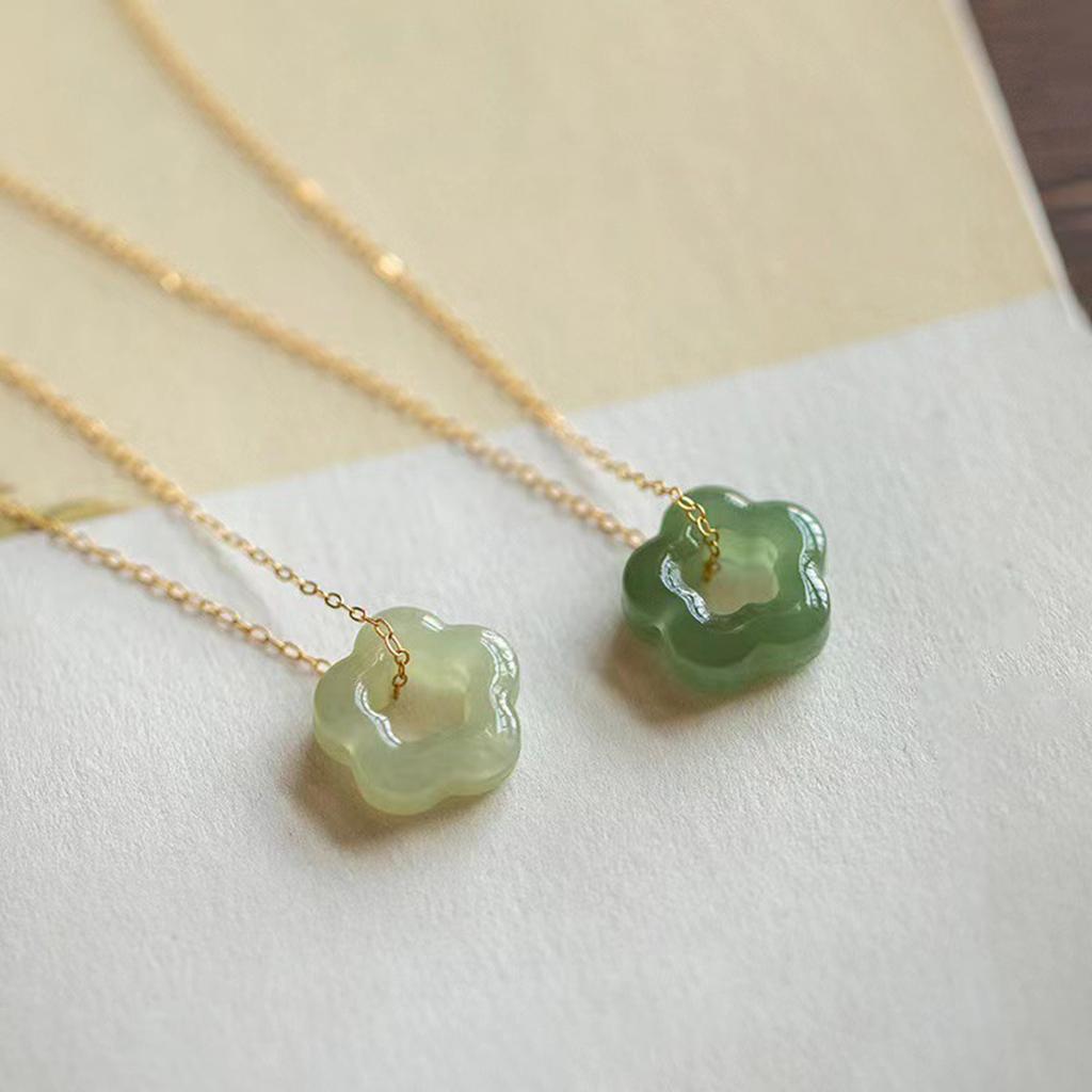 Natural Jade Necklace Hollow Carved Flower Shaped Pendant Necklace Dainty Choker Fashion Charm Necklace Chinese Jewelry