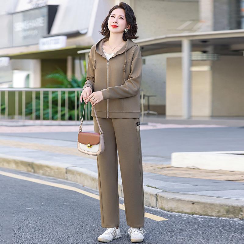 2026 Elegant Spring Sports Jacket for Mature Women - Stylish and Dignified 3XL (120-135 jin) хаки