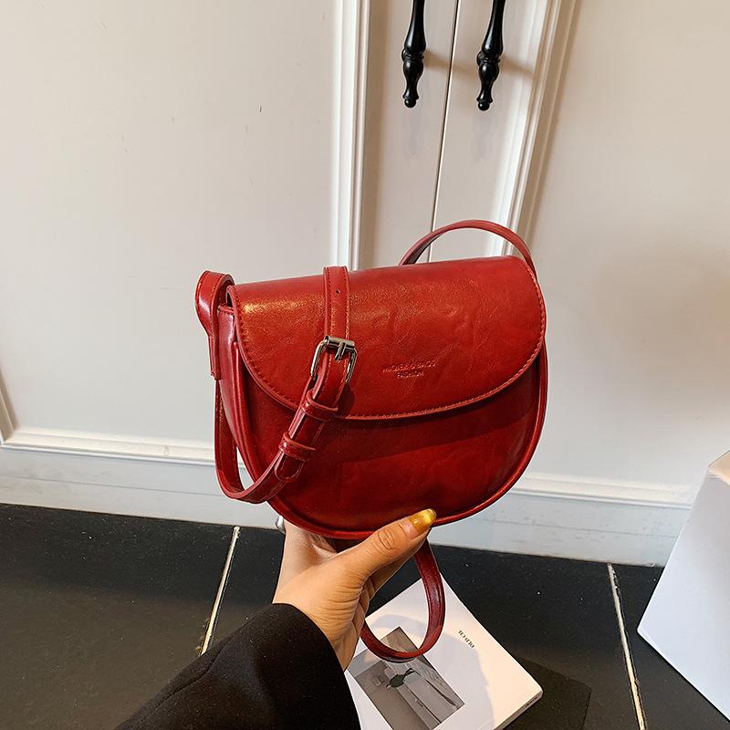 Niche saddle bag new fashionable versatile messenger small bag simple shoulder bag mobile phone bag