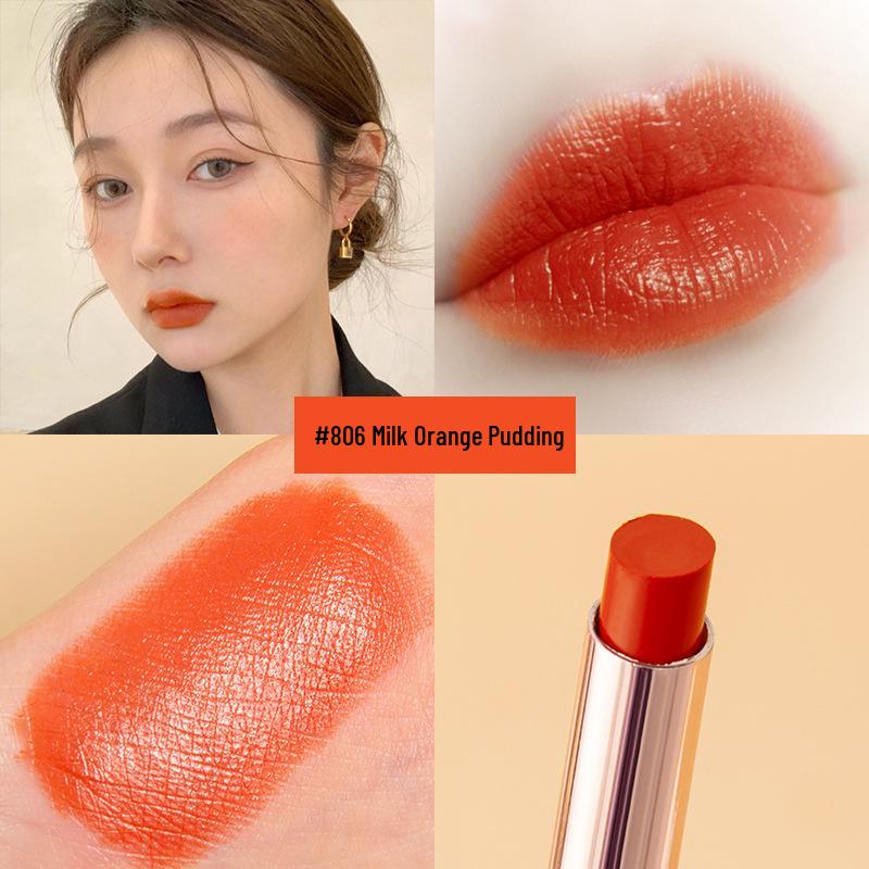 

Rich Gold Matte Velvet Mist Lipstick: Moisturizing, Long-Lasting Lip Color in Cigarette Tube Design.