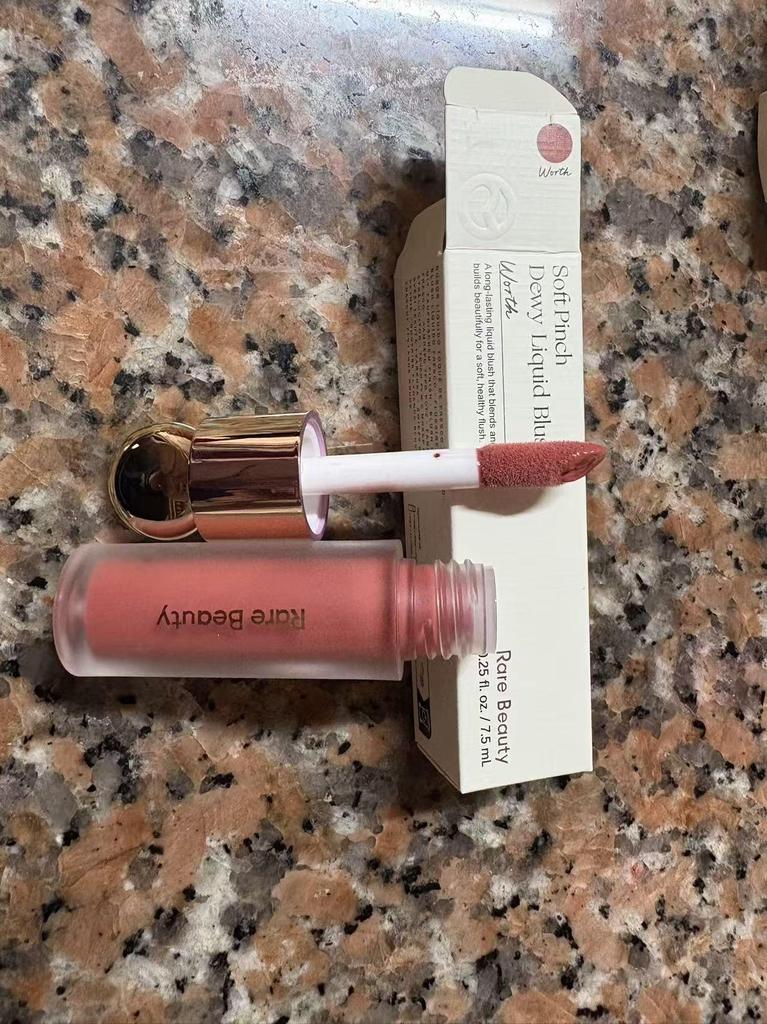 Rare Beauty di Selena: Blush Liquido & Gloss Labbra 7,5ml in Bliss/Hop - Articolo Caldo