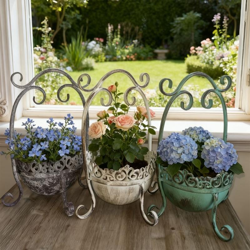 Unique Weathered Metal Flower Pot Container Balcony Vase With Artistic Lace Trim Suitable For Indoor And Outdoor bushes