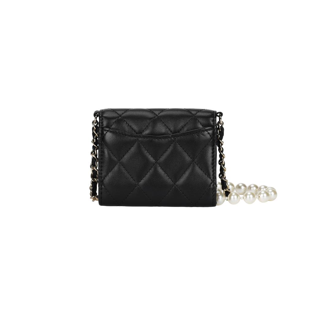 Chanel Geantă de umăr 22P pentru femei, din piele de miel matlasată cu romburi, cu clapetă, curea cu lanț din perle artificiale și accesorii aurii, cataramă aurie, geantă tip messenger cu portofel, Negru